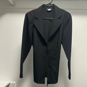 Black Tailored Blazer with Structured Shoulders